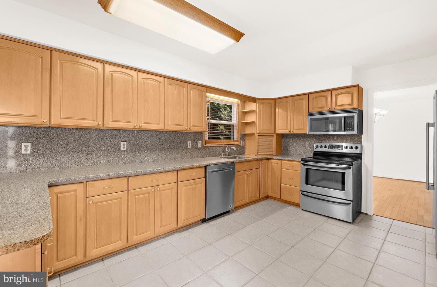 685 207th Street photo 9