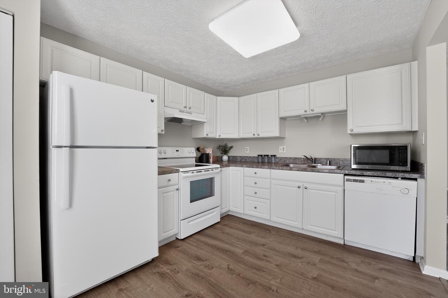 2456 Apple Blossom Lane #201 photo 13