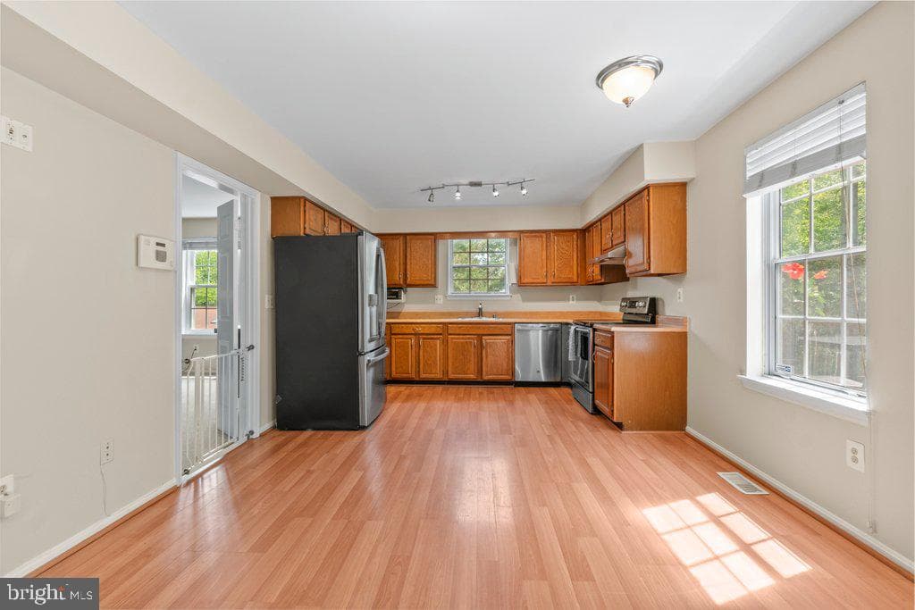 263 Capote Court E photo 9