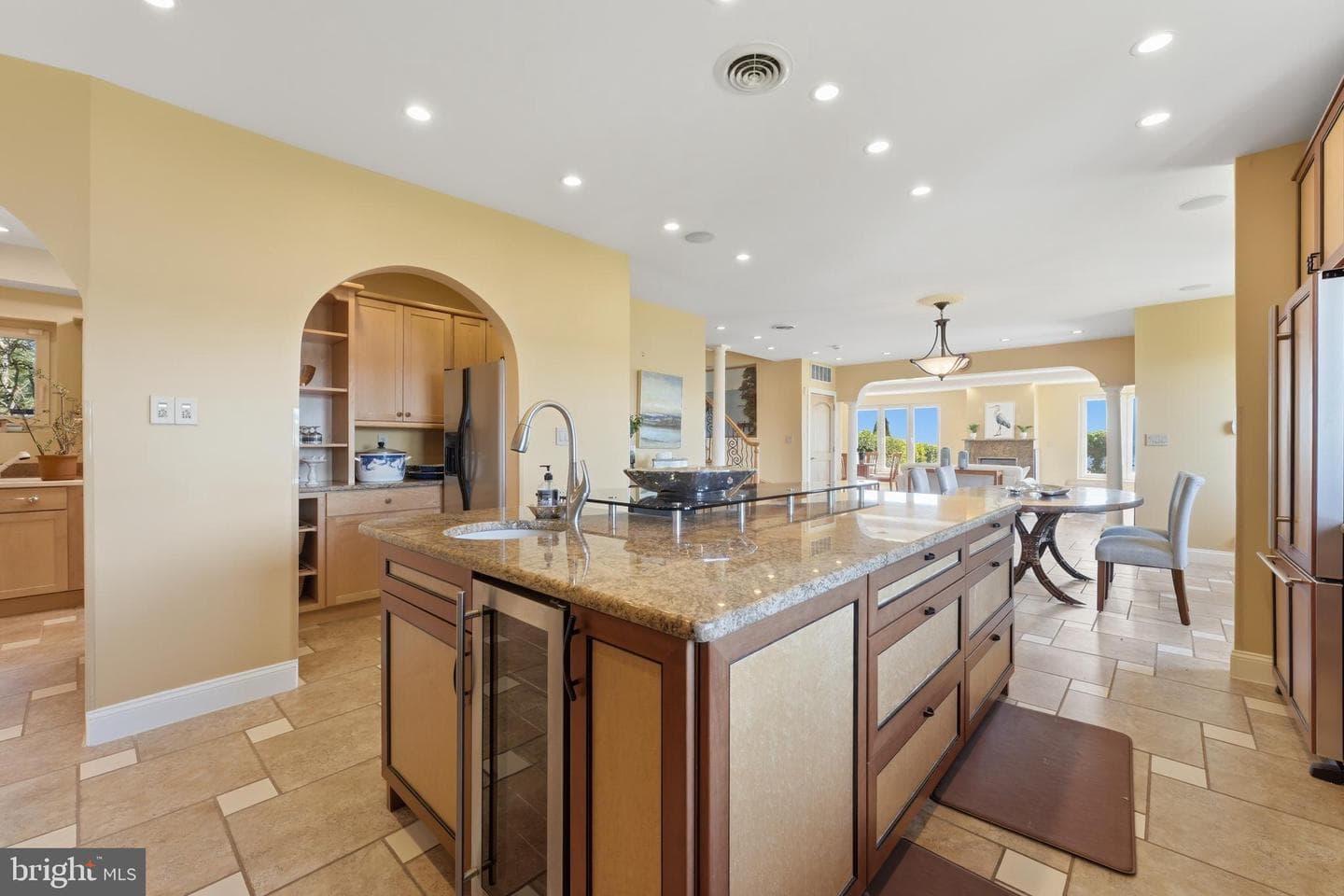 2292 Lake Dr photo 12