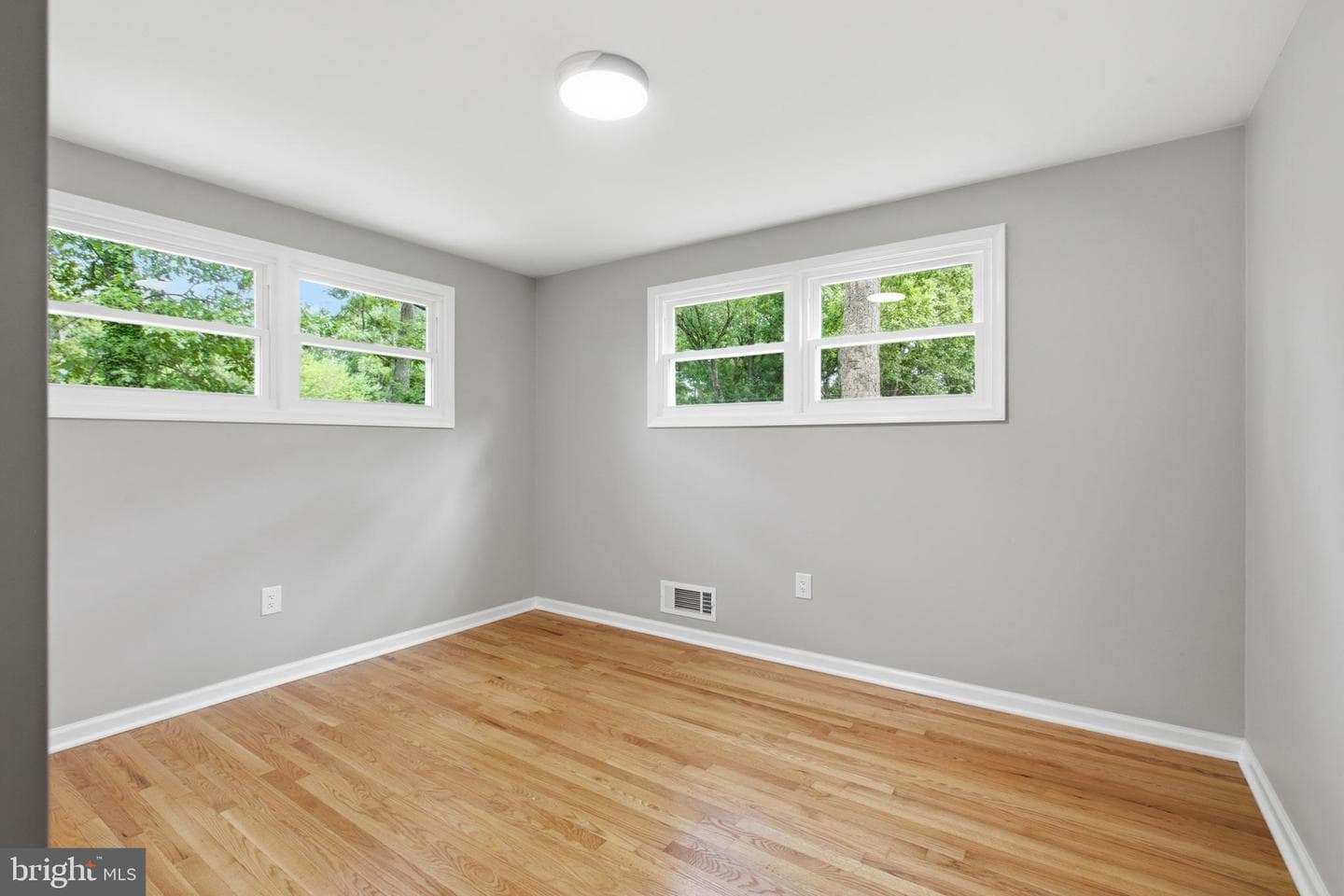 896 Forest Lane photo 30