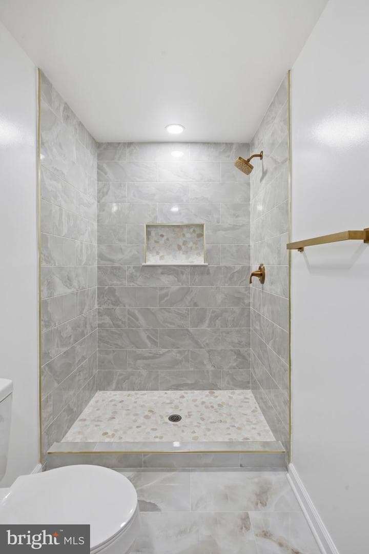 896 Forest Lane photo 35