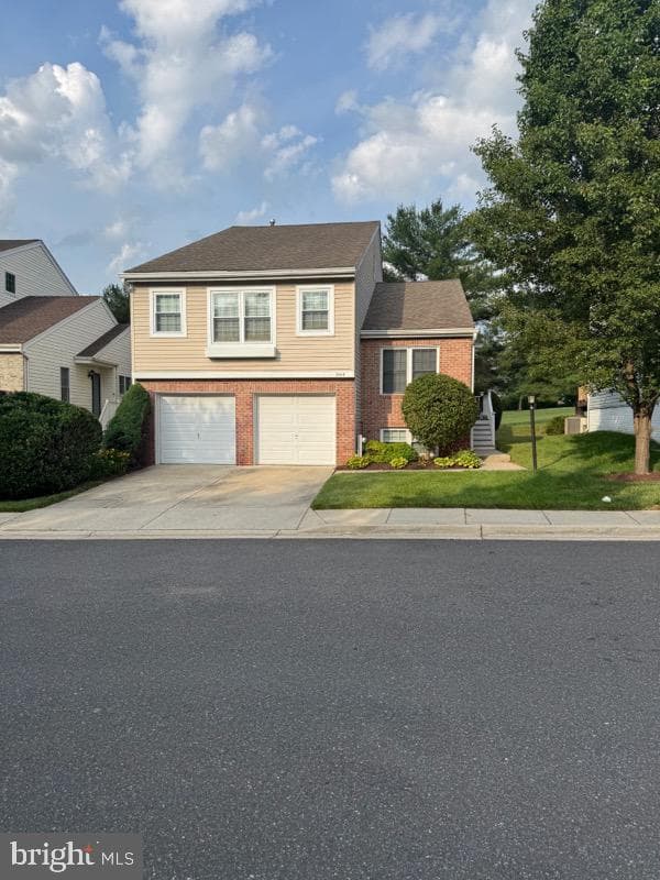 2418 Shadywood Circle photo 1
