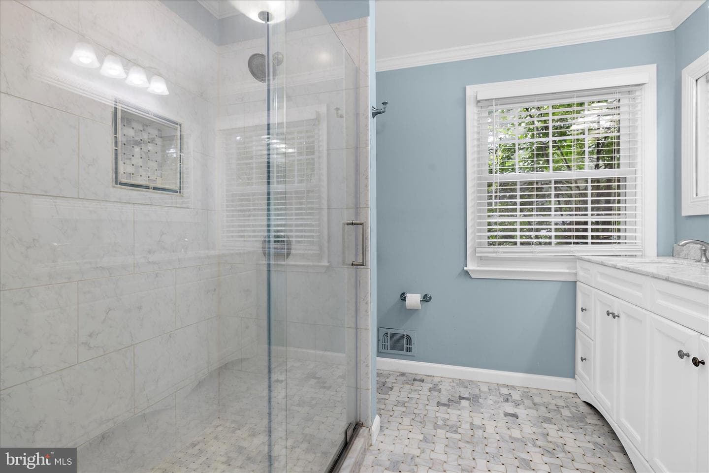 305 Saint Ives Drive photo 36