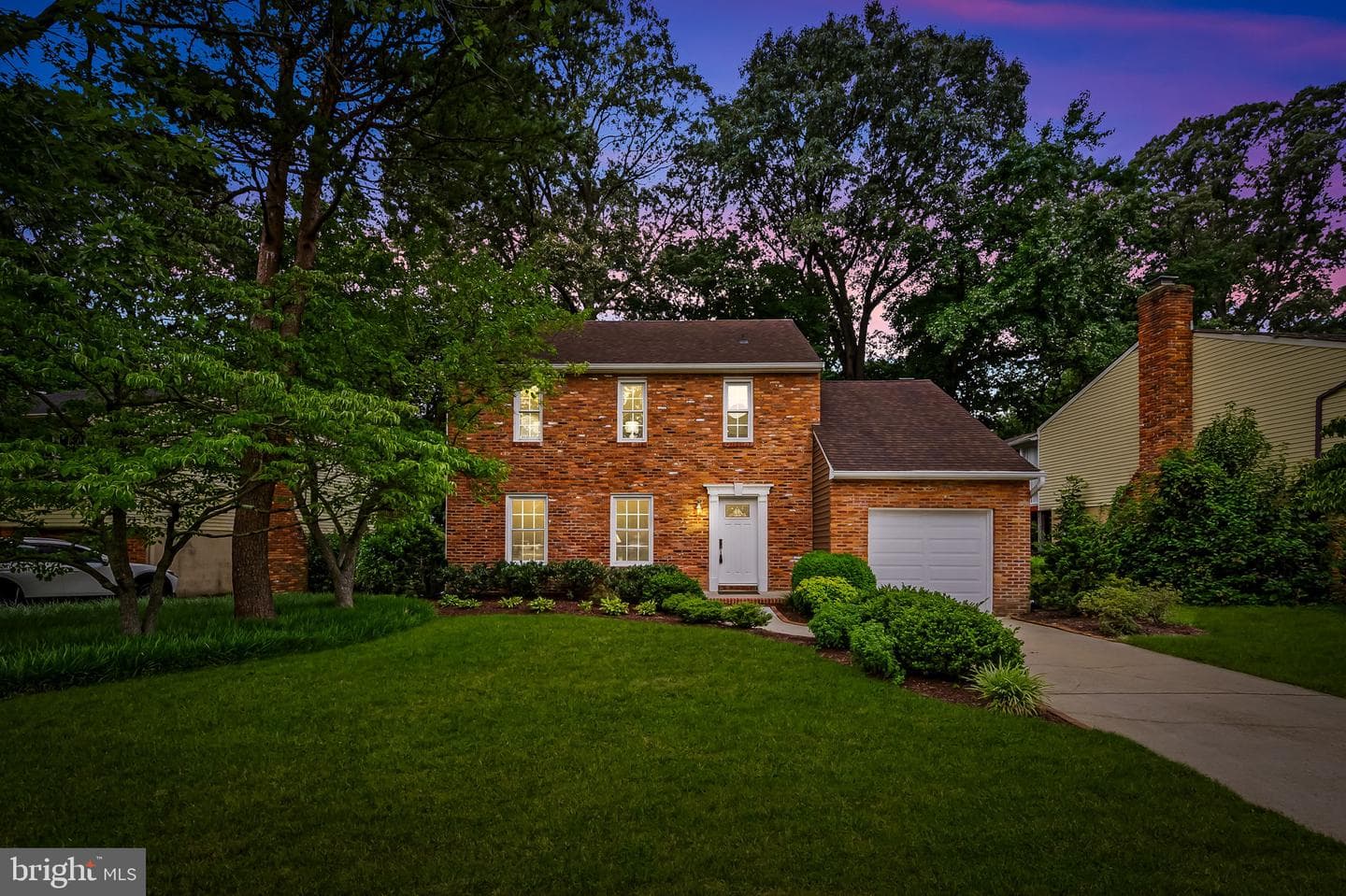 427 Yorkshire Drive photo 1