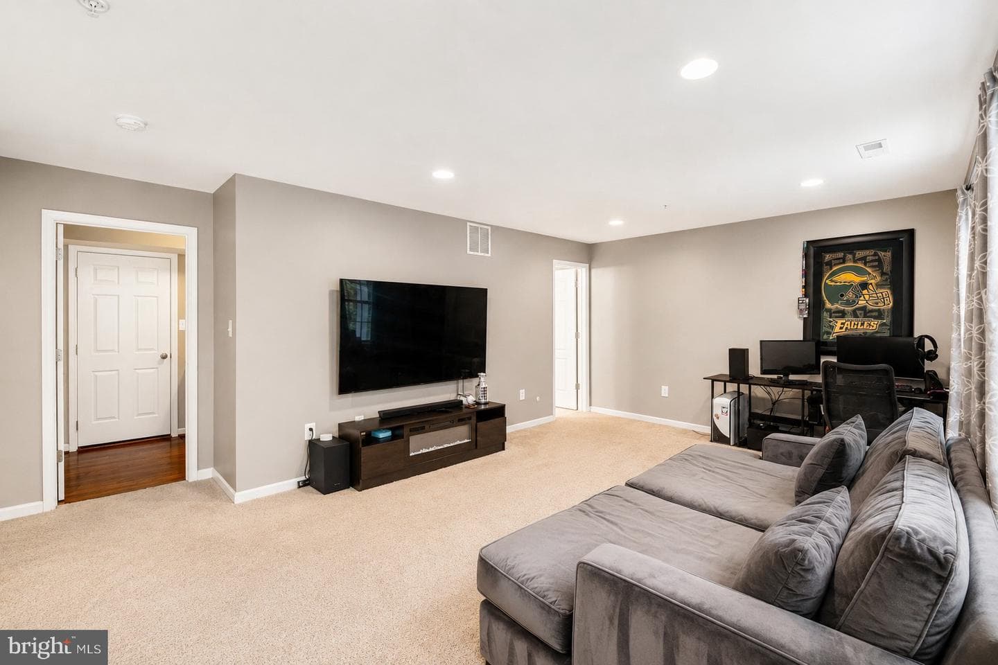 645 Bracey Drive photo 27