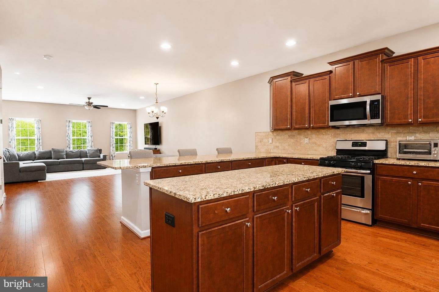 645 Bracey Drive photo 6