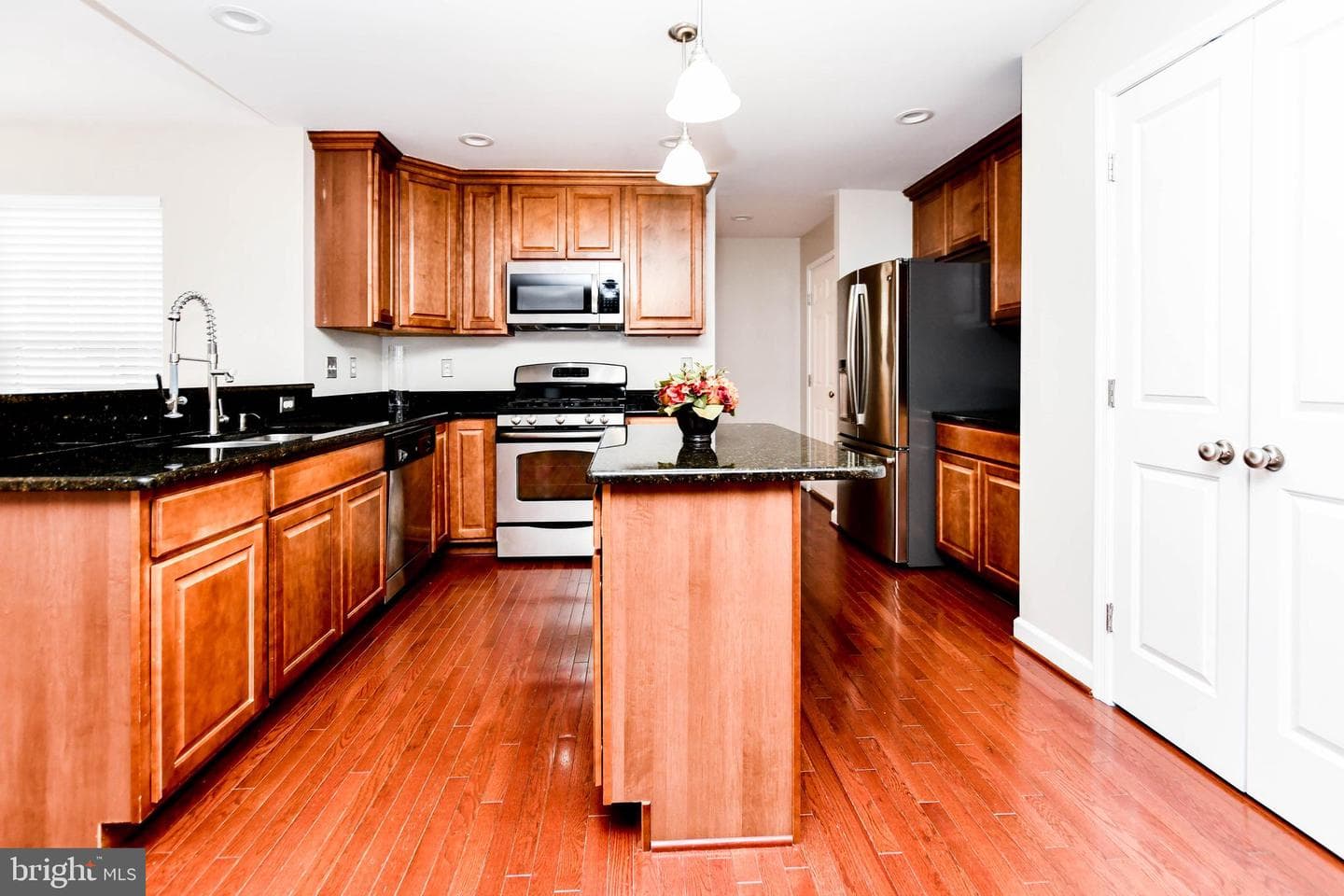 1638 Coolidge Avenue photo 8