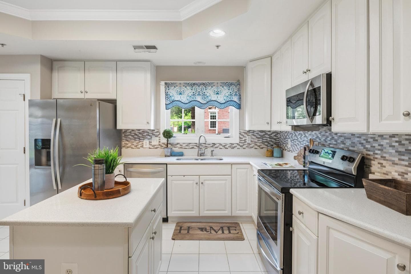 338 Hamlet Circle photo 12