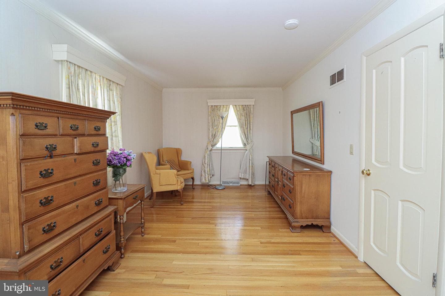 490 Williamsburg Lane photo 29