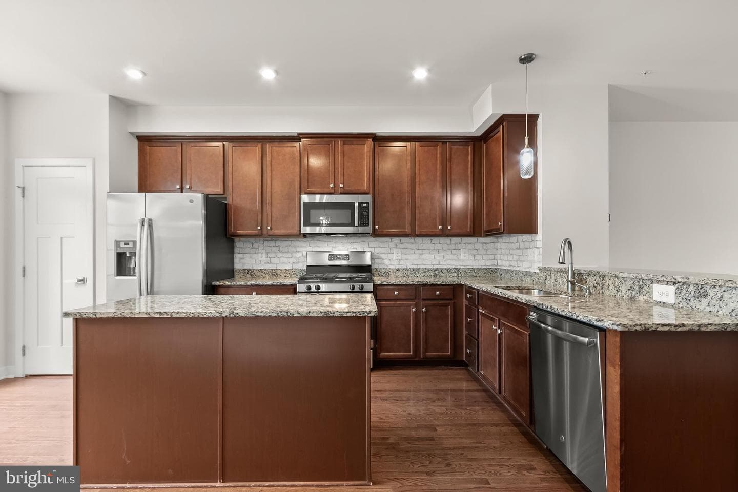 8108 Dewey Place photo 14
