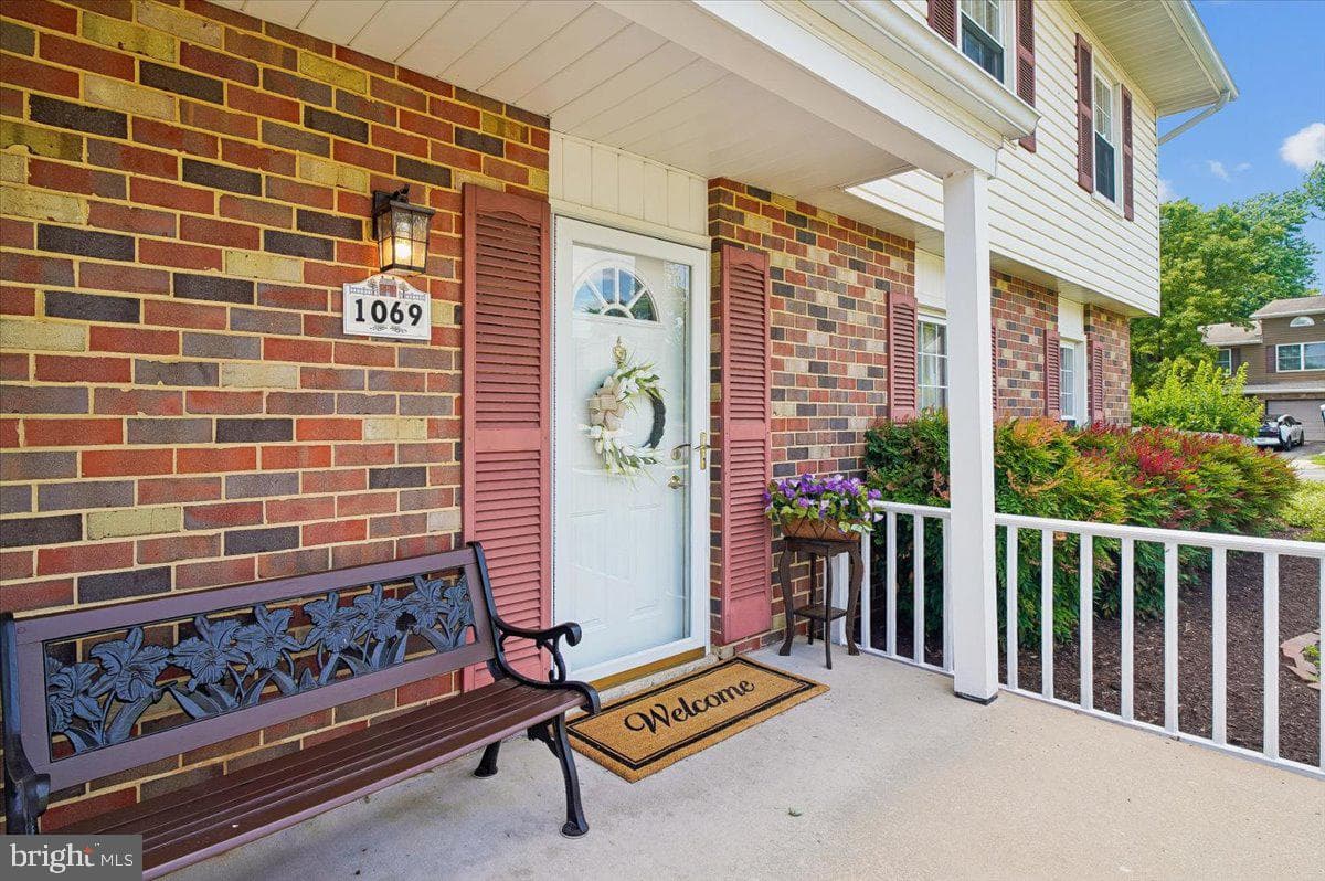 1069 Snow Hill Lane photo 3