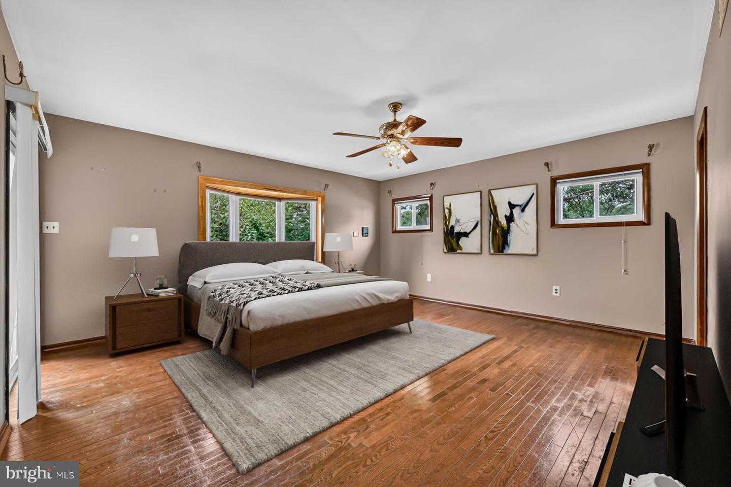 1098 Magothy Circle photo 11