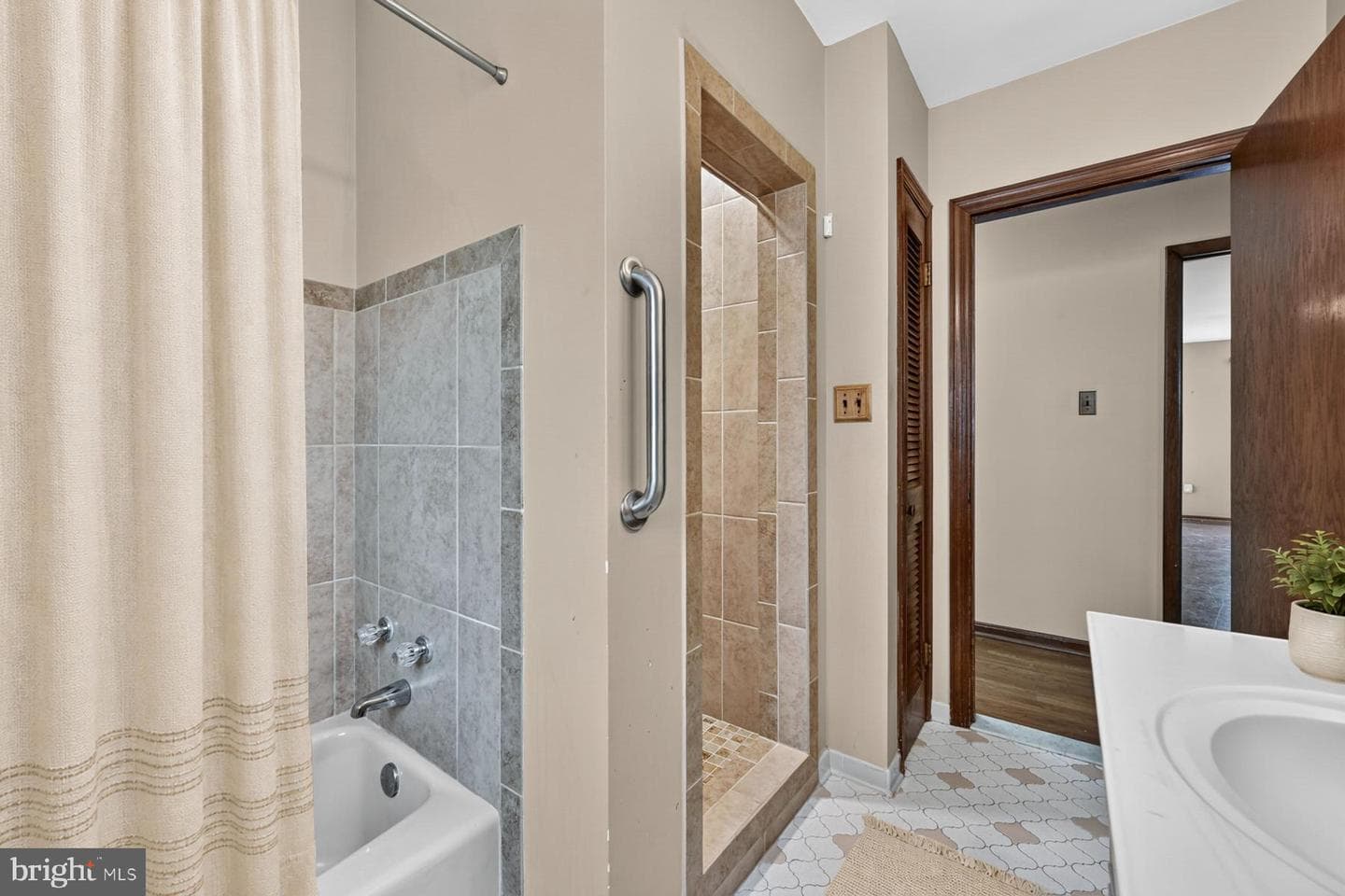 1098 Magothy Circle photo 17