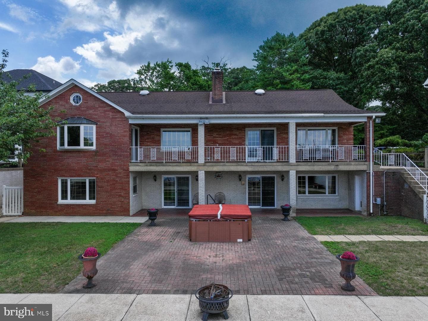 1098 Magothy Circle photo 4