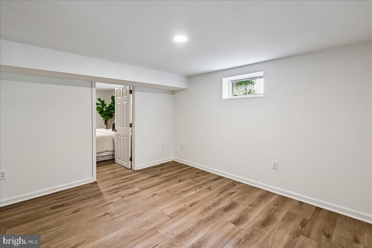 201 Scott Avenue photo 25