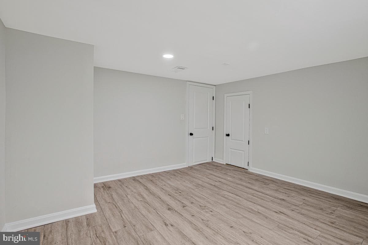 906 Hammonds Lane photo 30