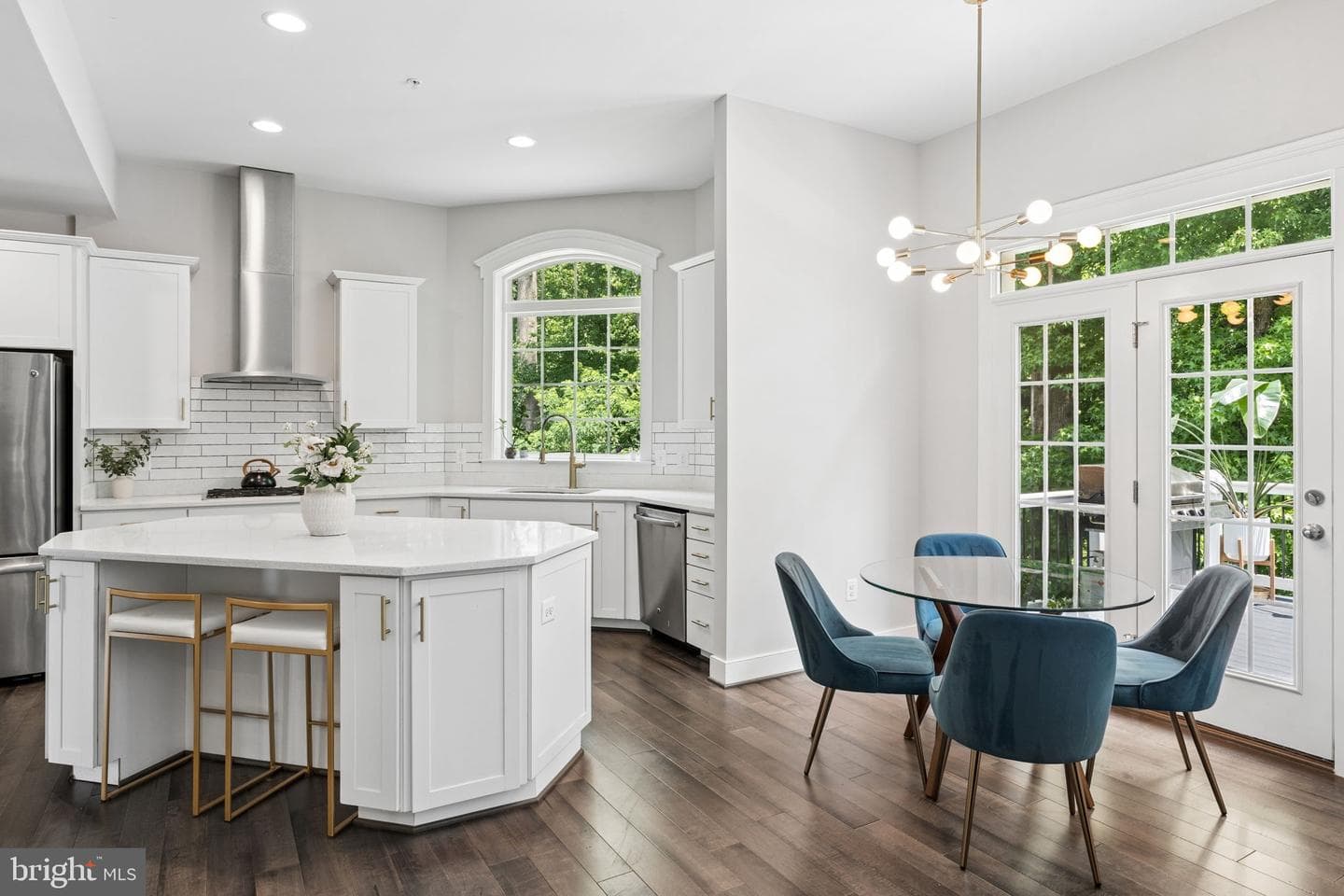 2019 Basil Hall Court photo 24