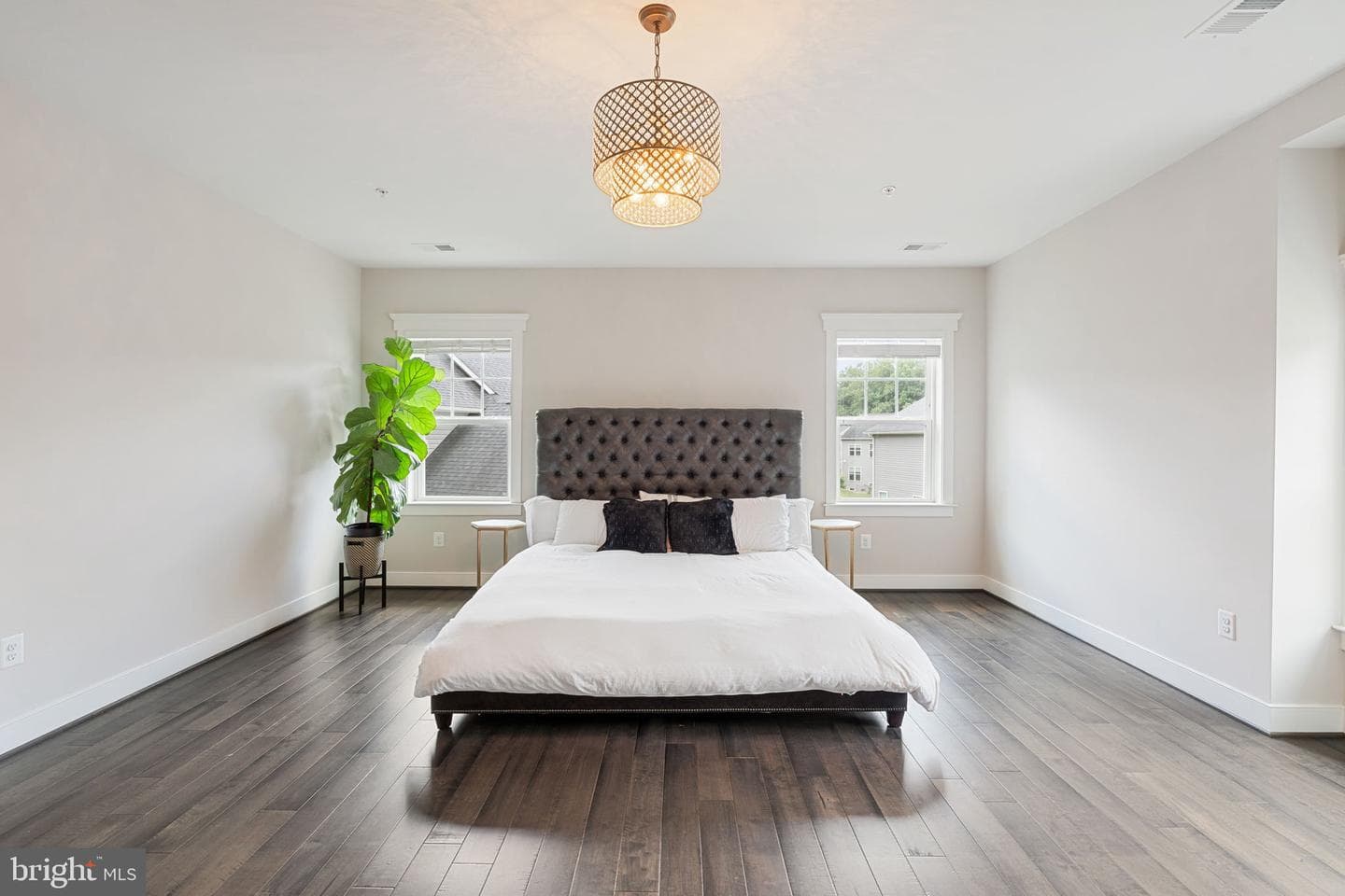 2019 Basil Hall Court photo 47