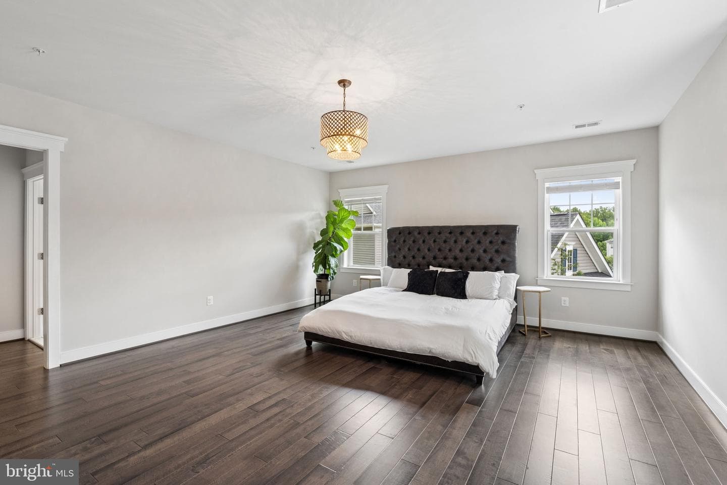 2019 Basil Hall Court photo 48