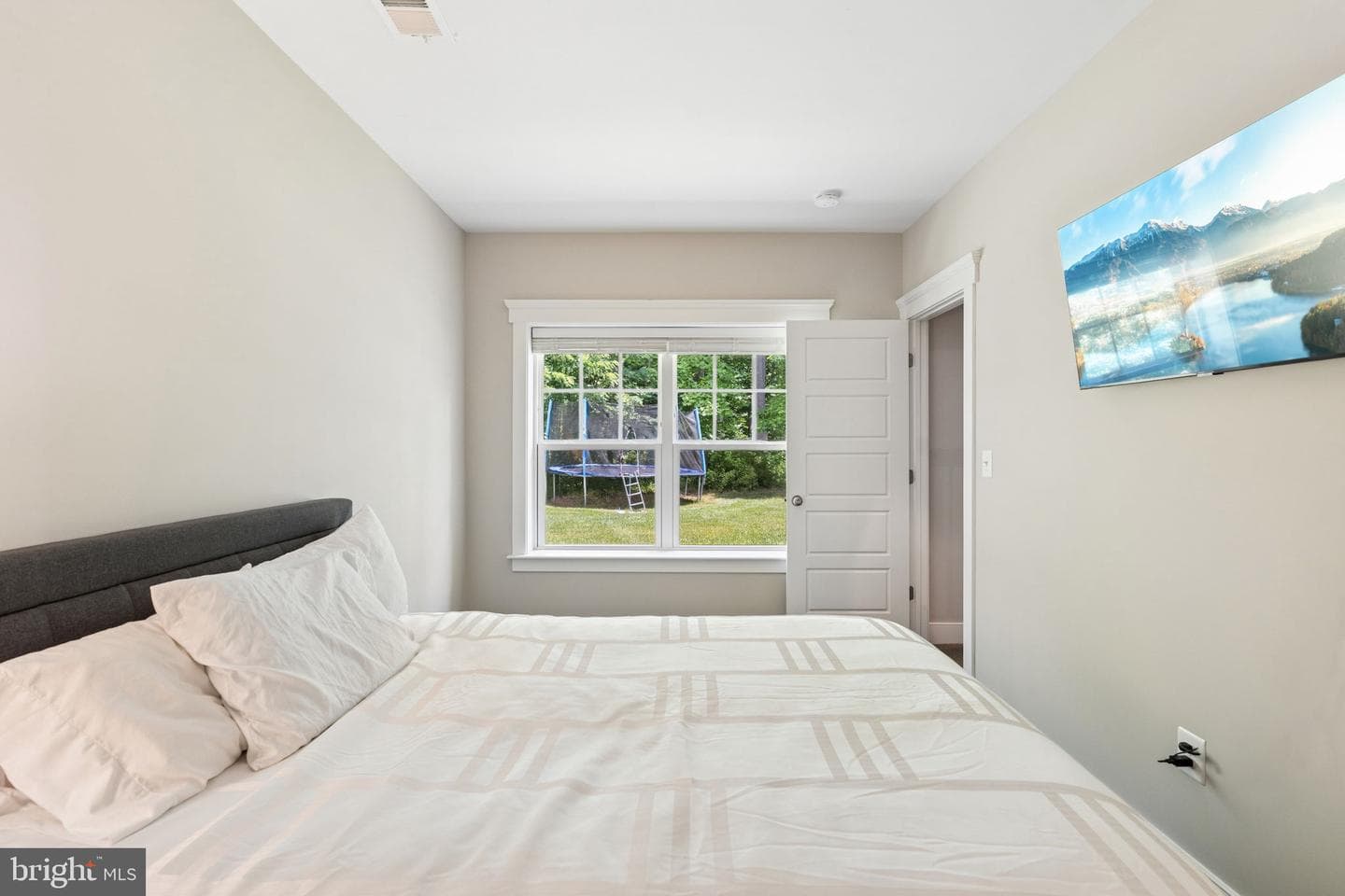 2019 Basil Hall Court photo 73