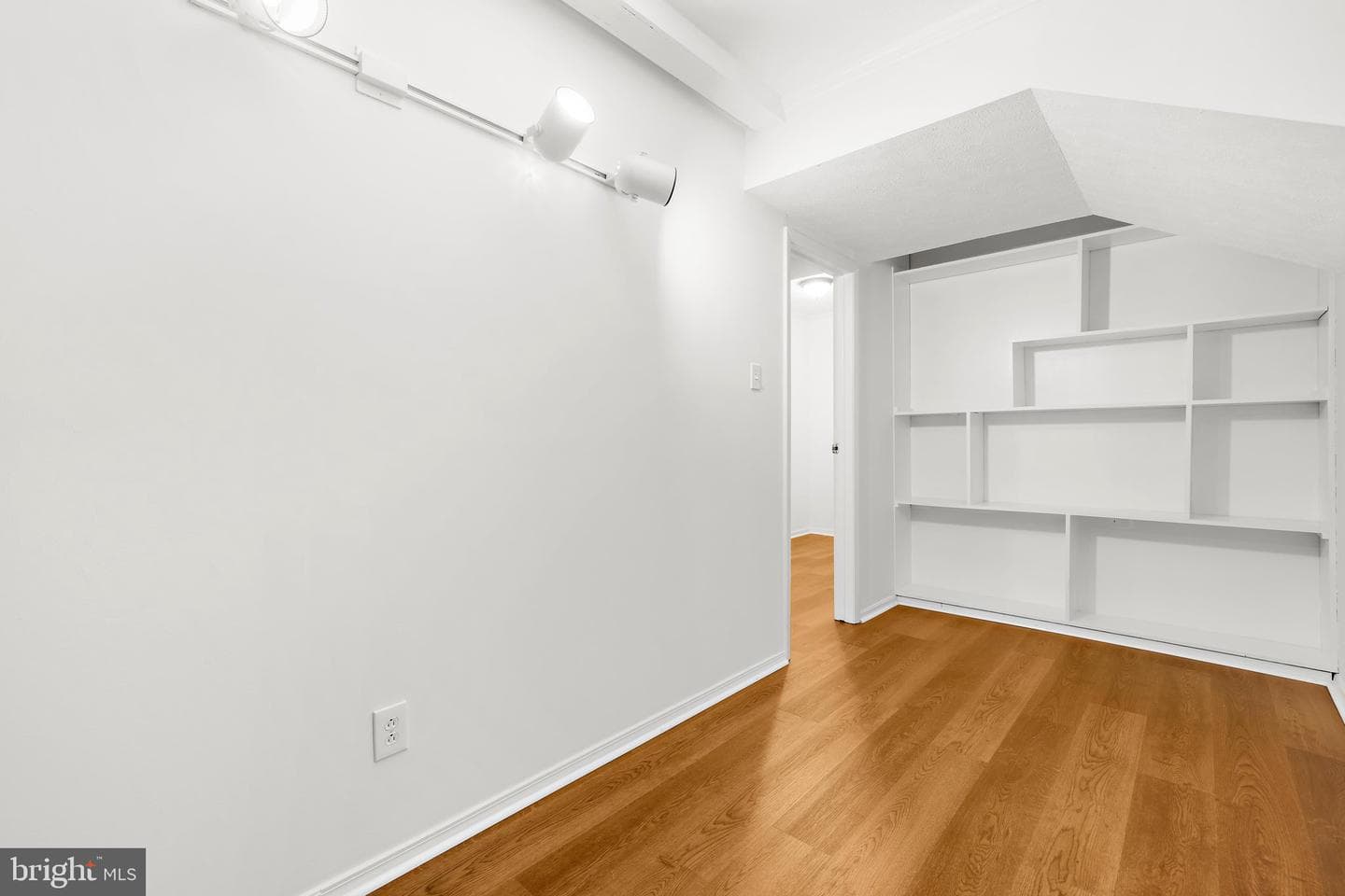 291 College Manor Drive photo 41