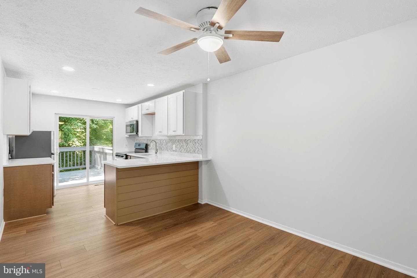 504 Greenblades Court photo 9