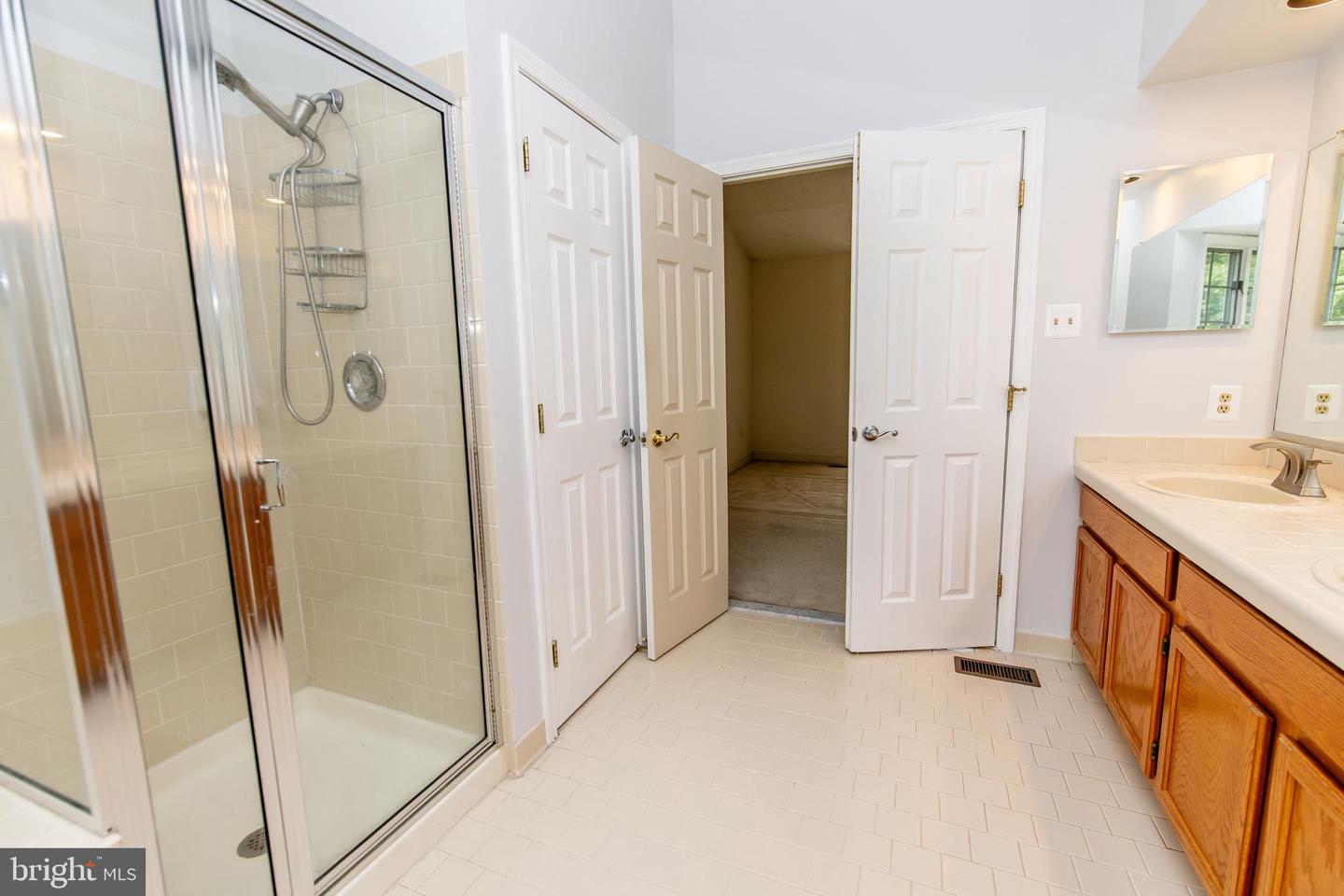734 Thornwood Drive photo 23