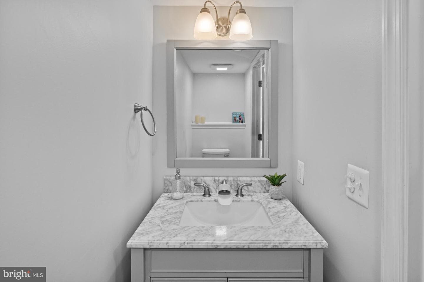 731 Intrepid Way photo 27