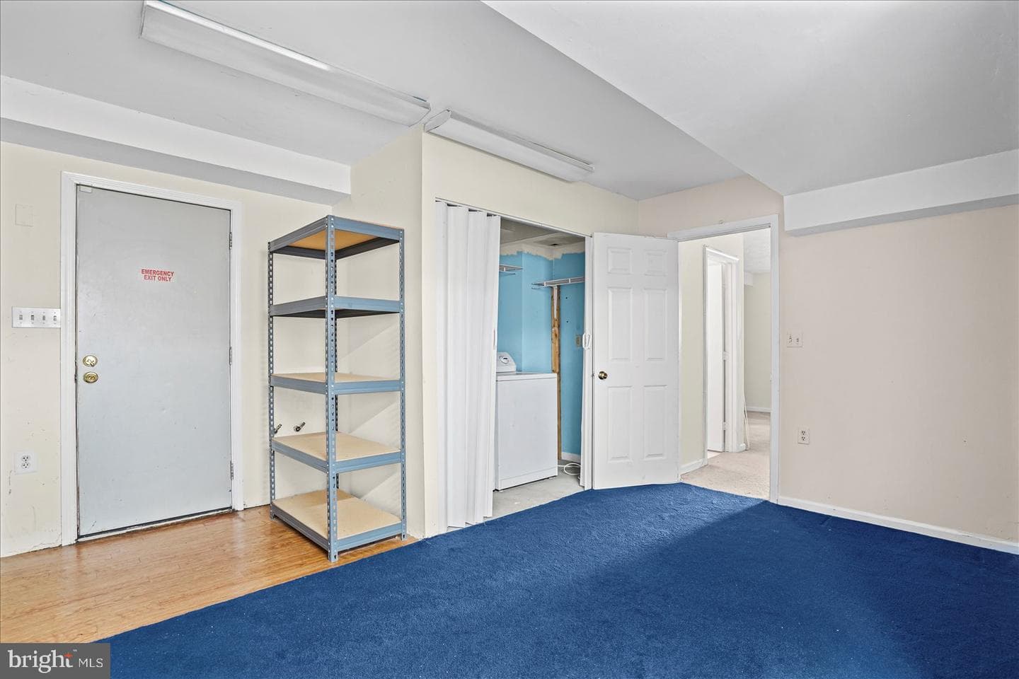 560 Elizabeth Lane photo 20