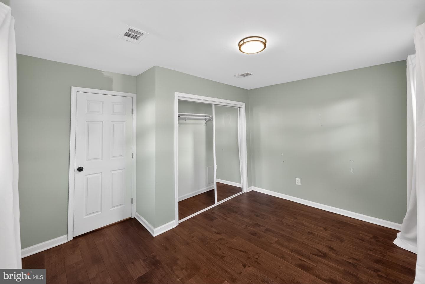 3670 5th Avenue photo 28