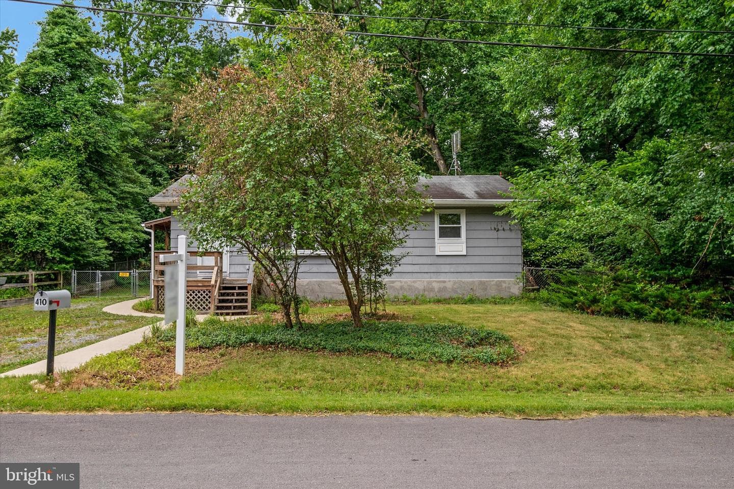 410 Walnut Drive photo 32