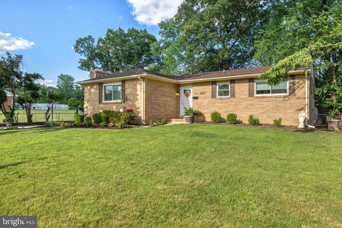 8259 Spring Knoll Drive photo 1