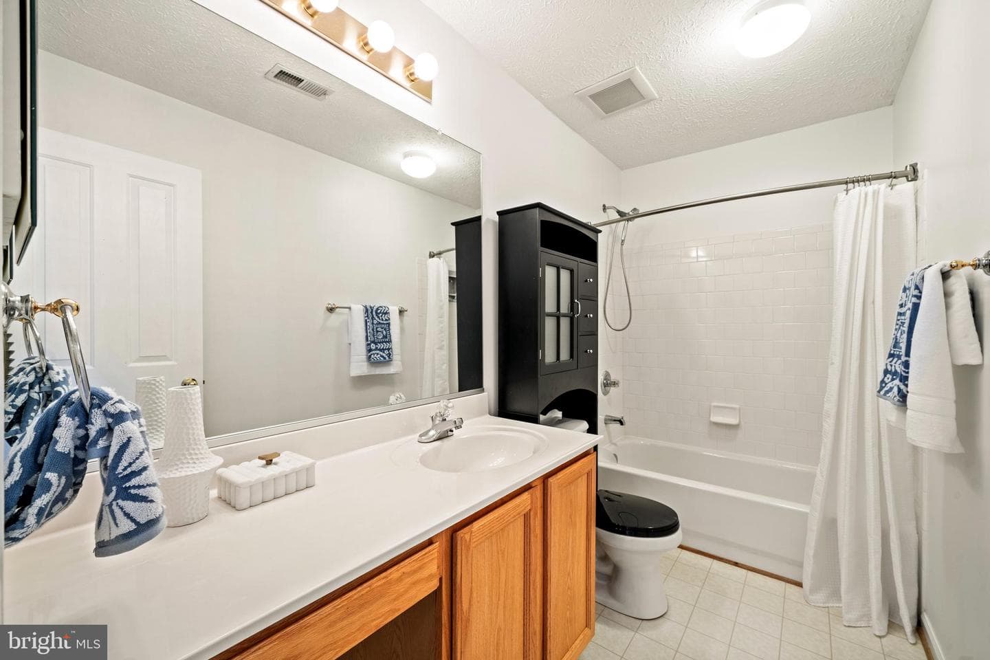 1502 Avennel Way photo 33