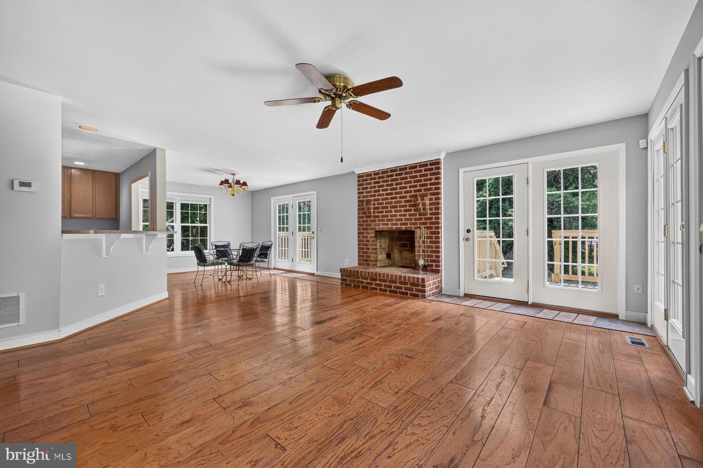 303 South Drive photo 5