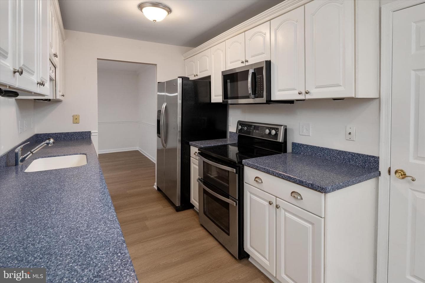 302 Blue Water Court #103 photo 12