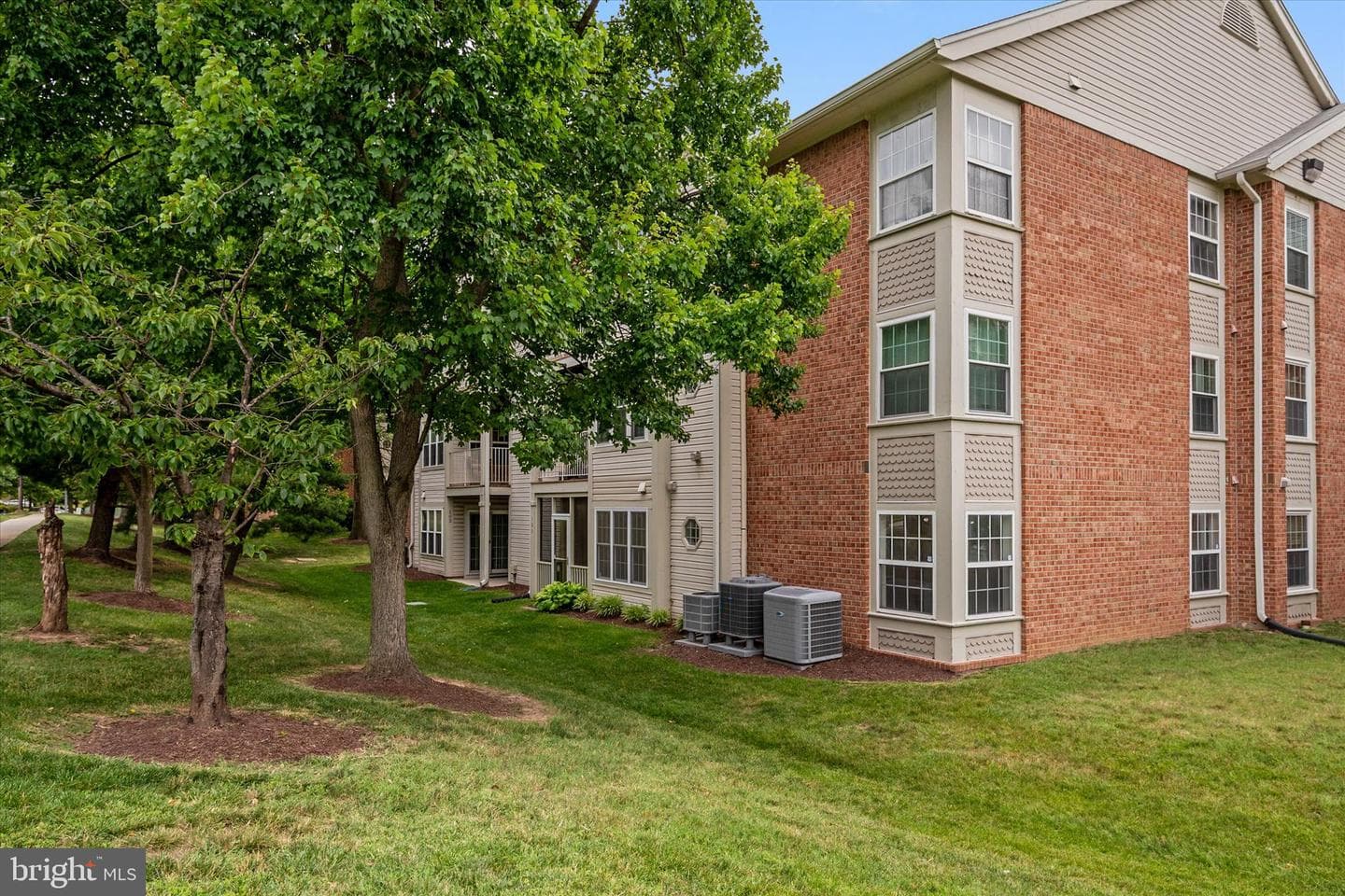 302 Blue Water Court #103 photo 22