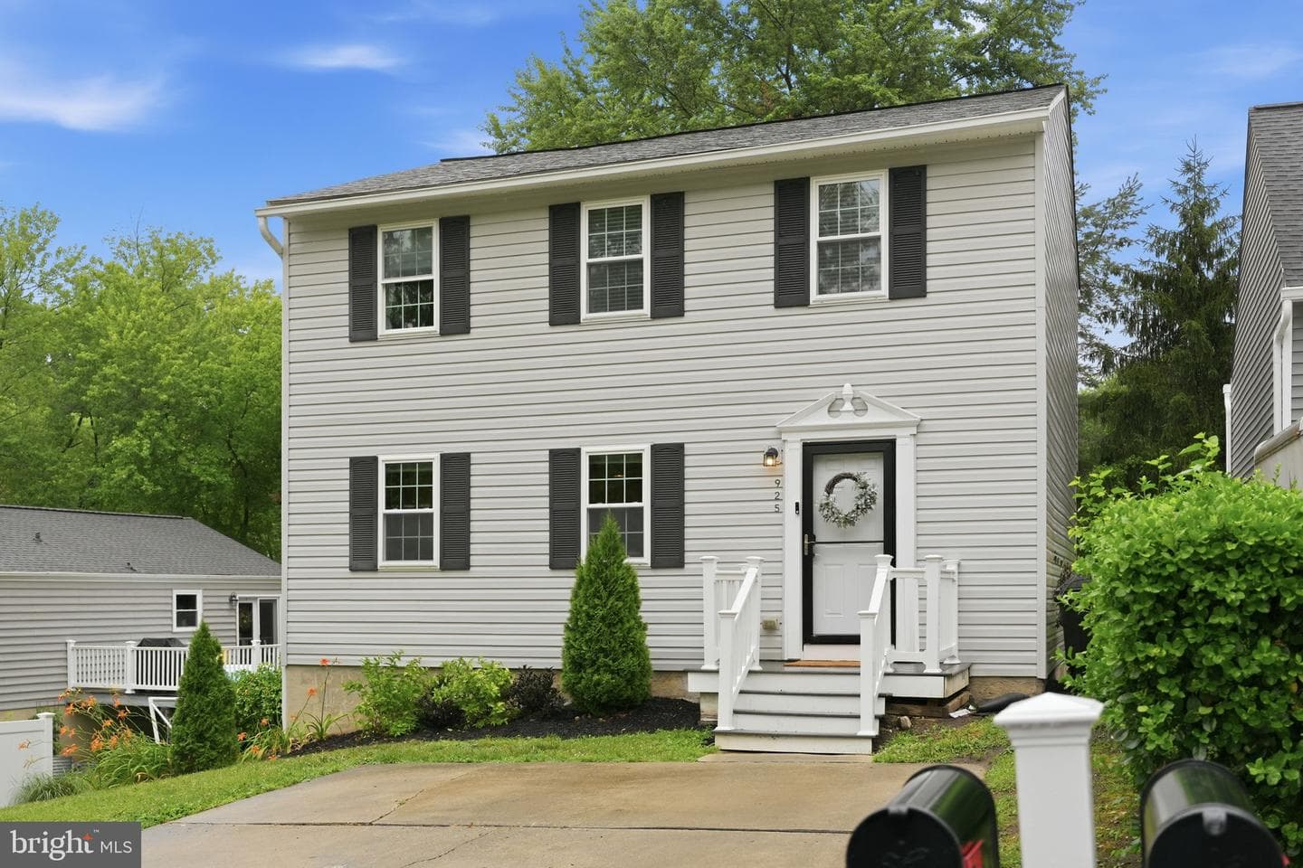 925 Ryecroft Court photo 1