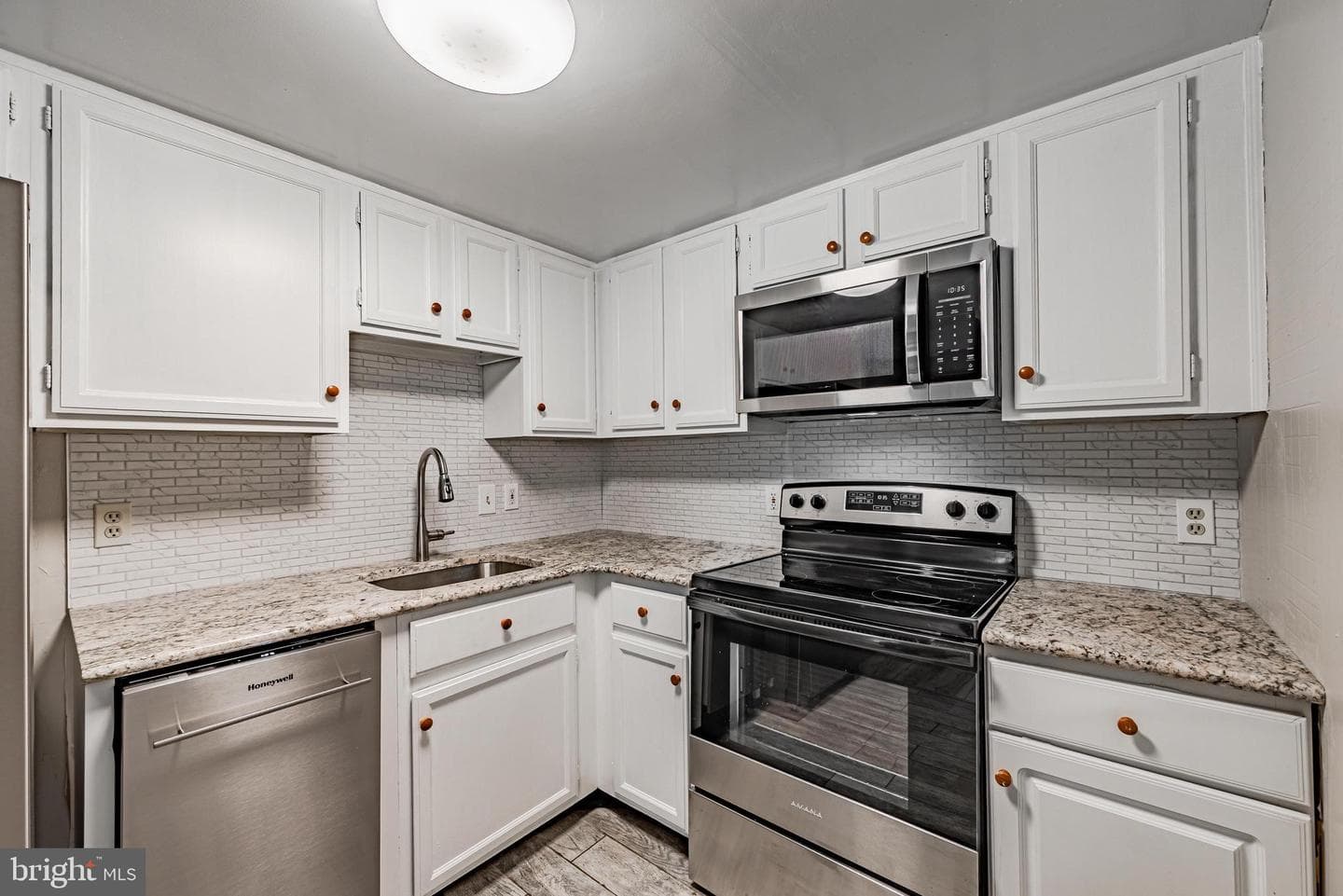 602 Newbridge Court #602 photo 13