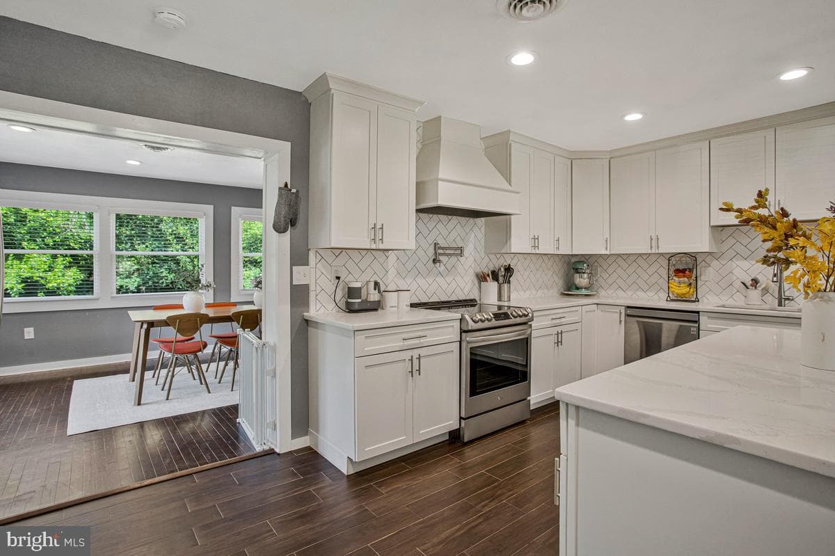 7054 Charleston Avenue photo 13
