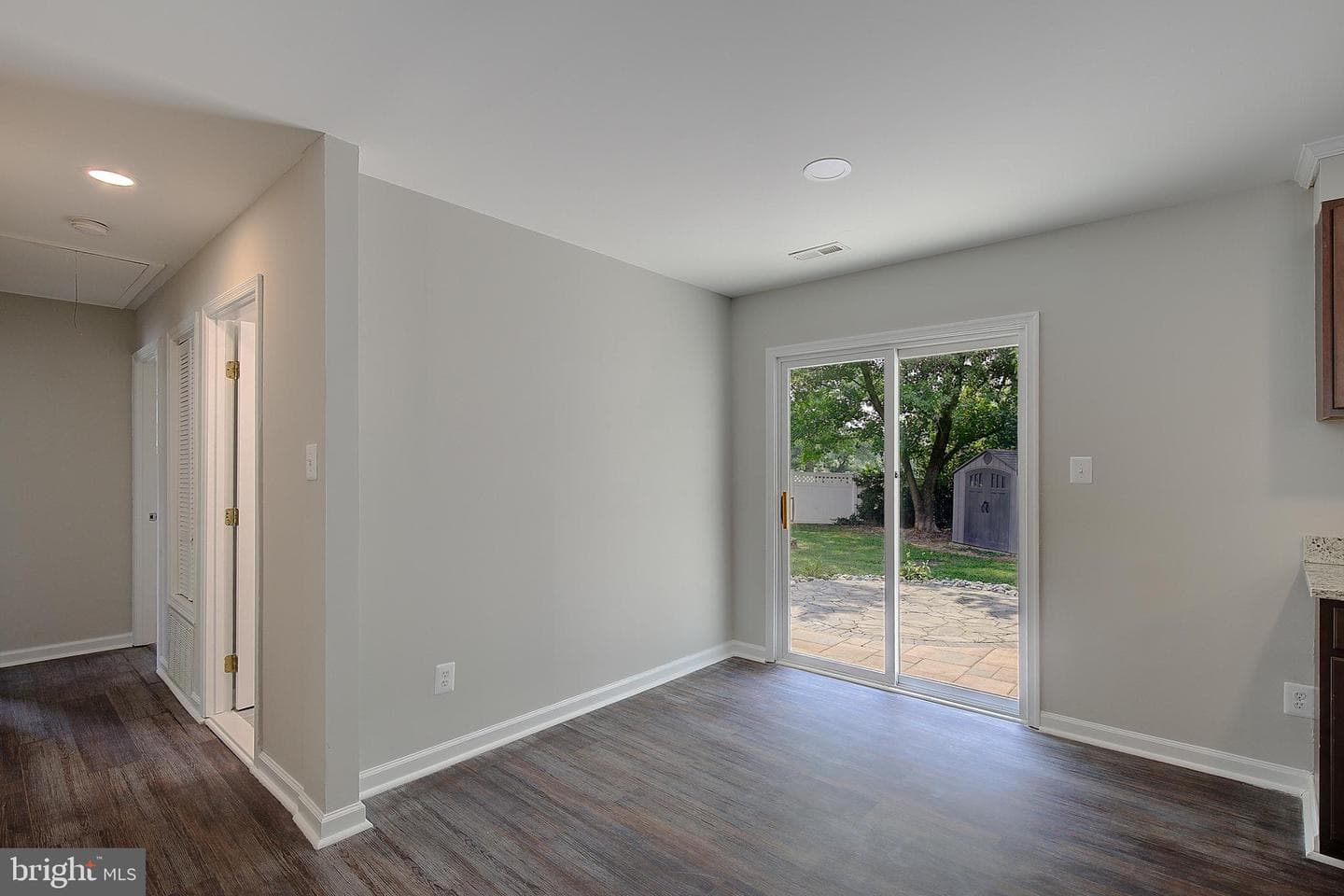 516 Queen Anne Avenue photo 12