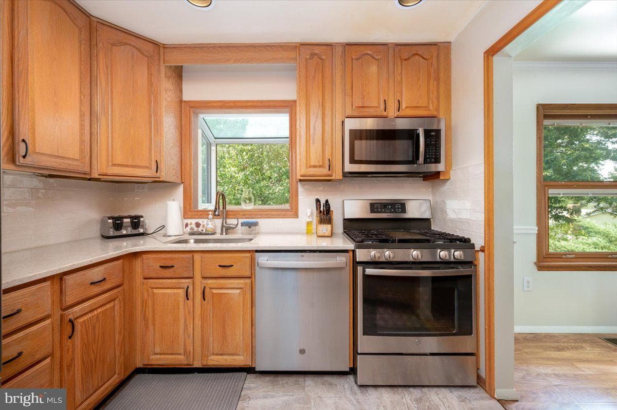 1710 Fallsway Drive photo 13