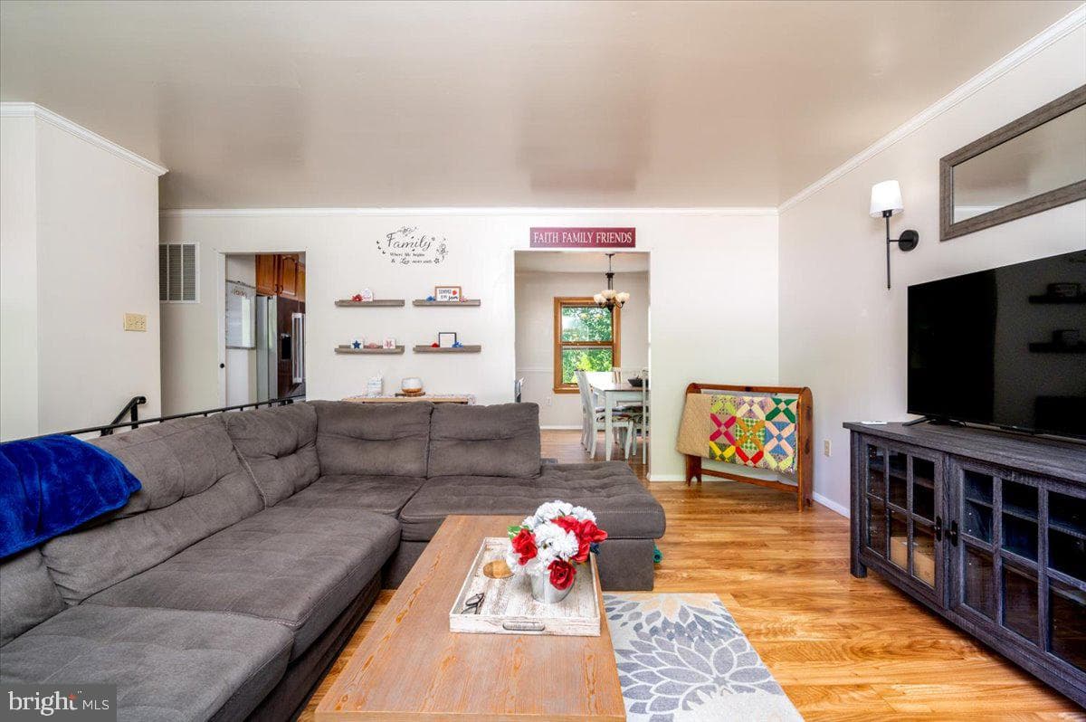 1710 Fallsway Drive photo 8
