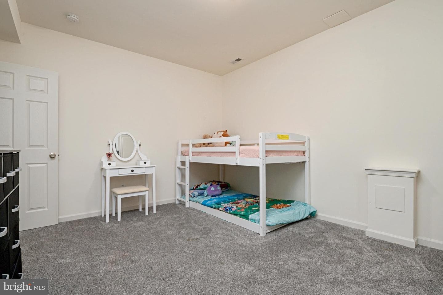 99 Pineview Avenue photo 32