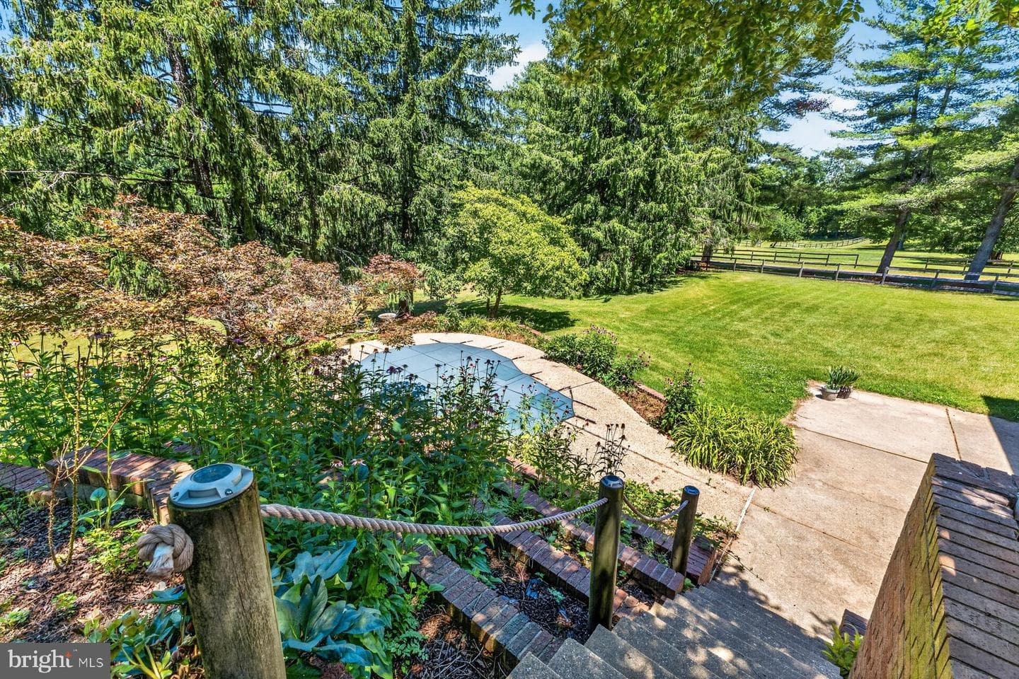 328 Sansbury Road photo 13