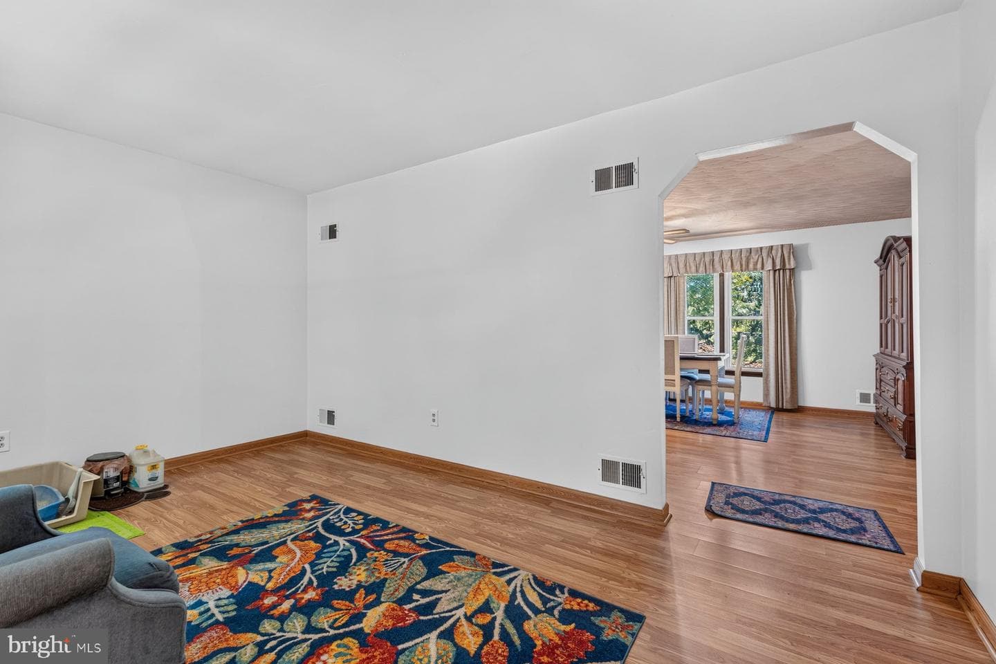 328 Sansbury Road photo 20