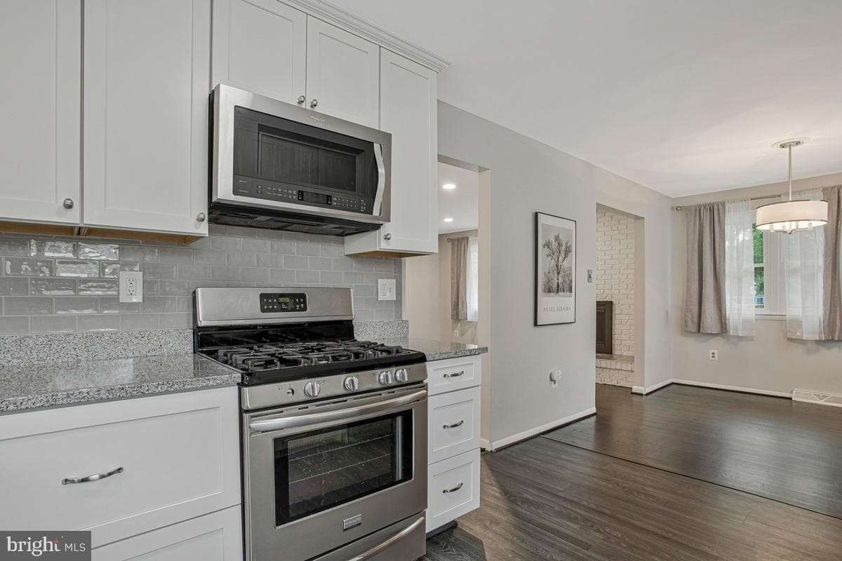 454 Manor Road photo 8