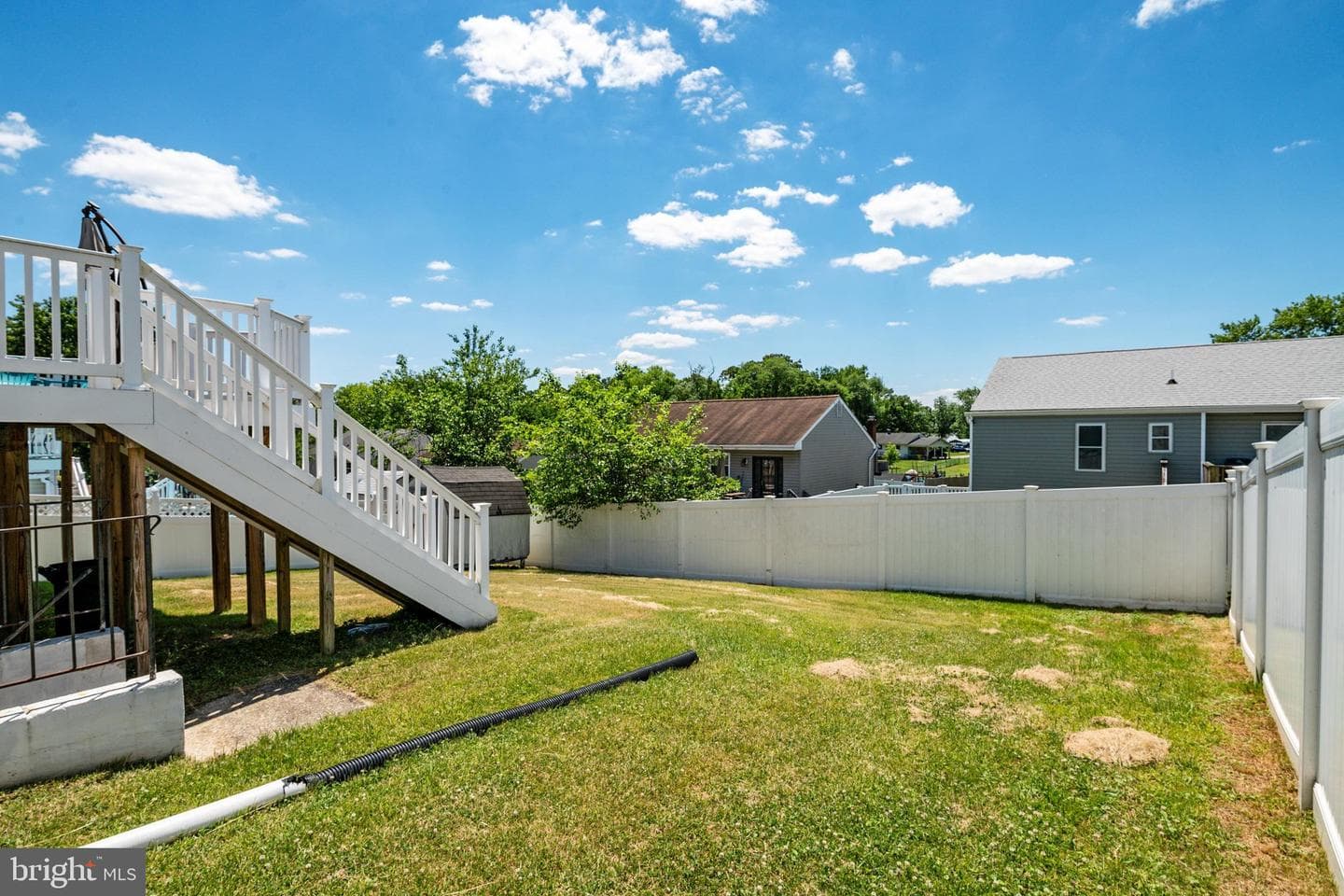 723 Winton Avenue photo 29