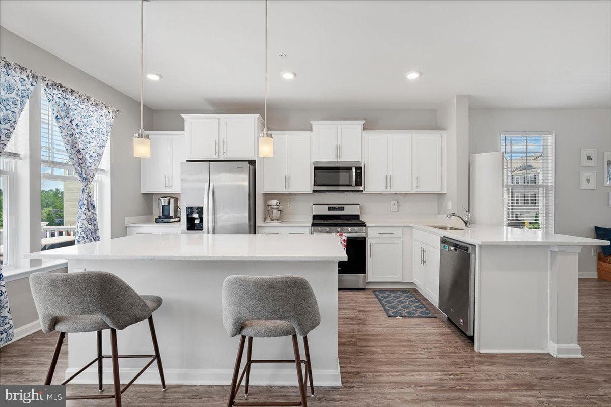 2020 Hinshaw Drive photo 17
