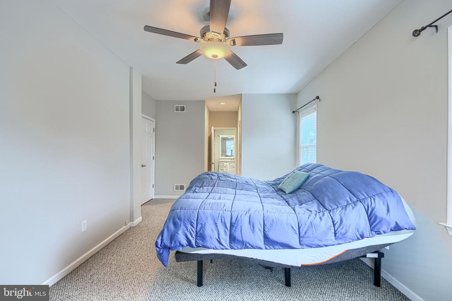7741 Outing Avenue photo 36
